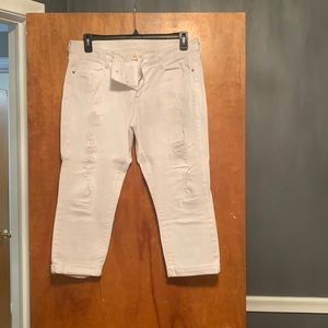 Ripped white jean capris